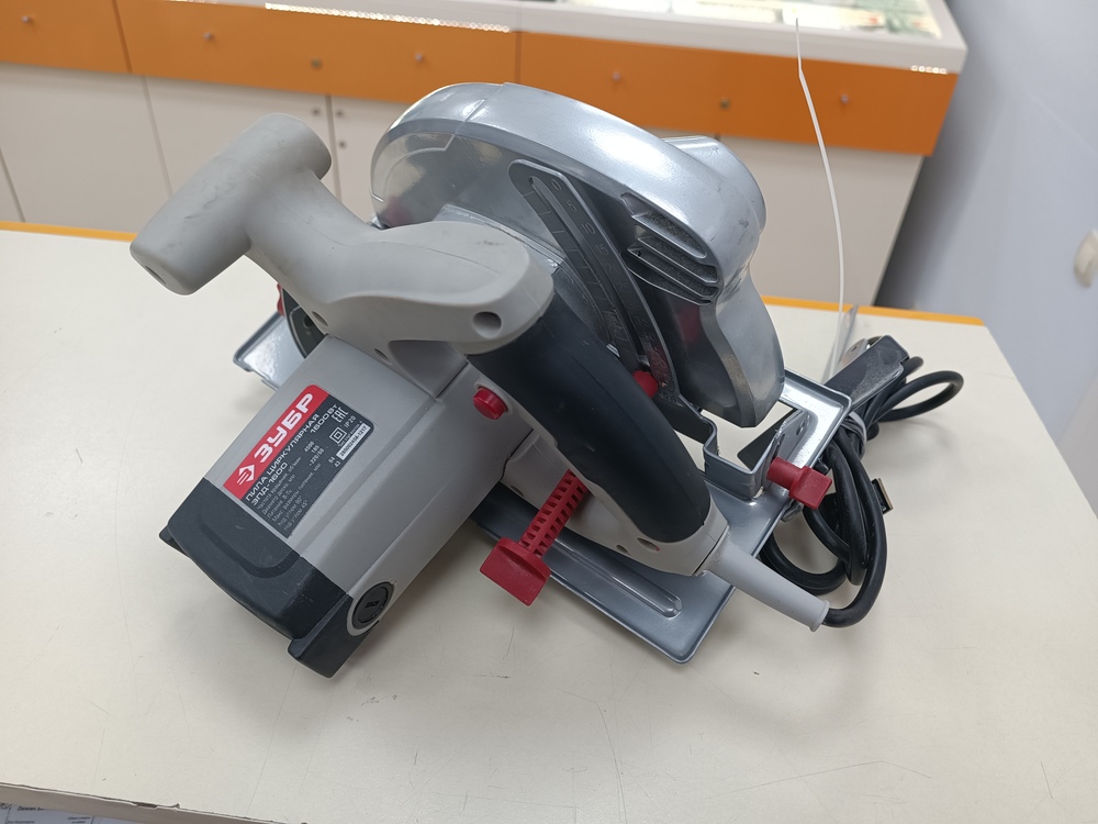 Дисковая пила Зубр ЗПД-1600