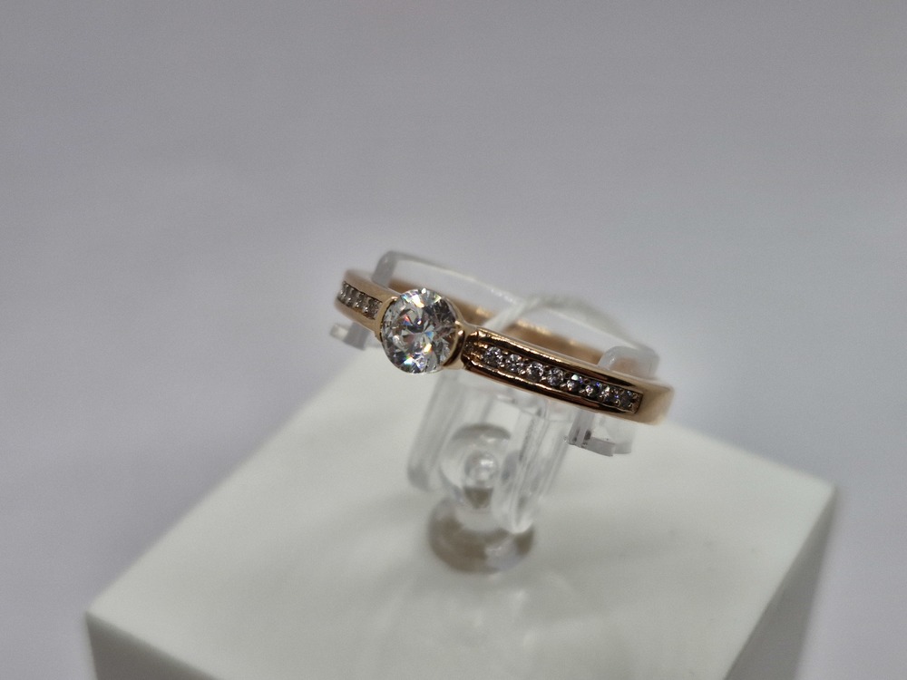 КОЛЬЦО С КАМНЯМИ (Au 585)