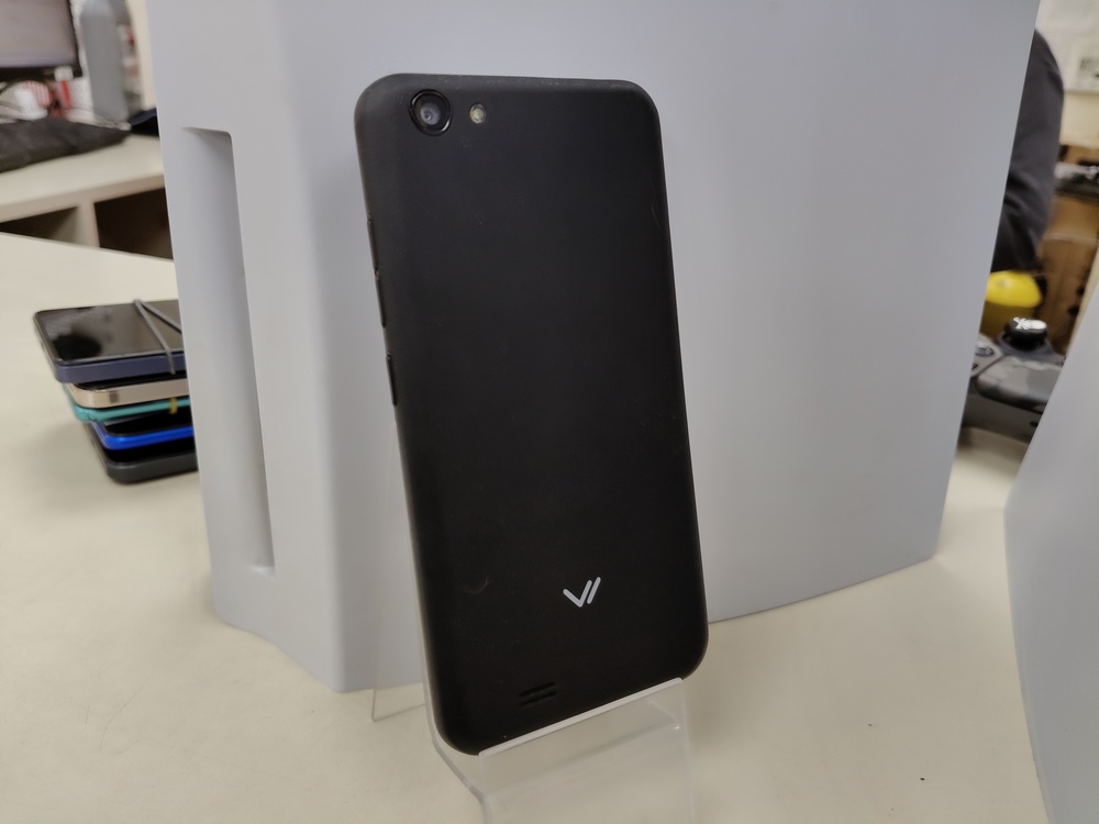 Смартфон Vertex LUCK