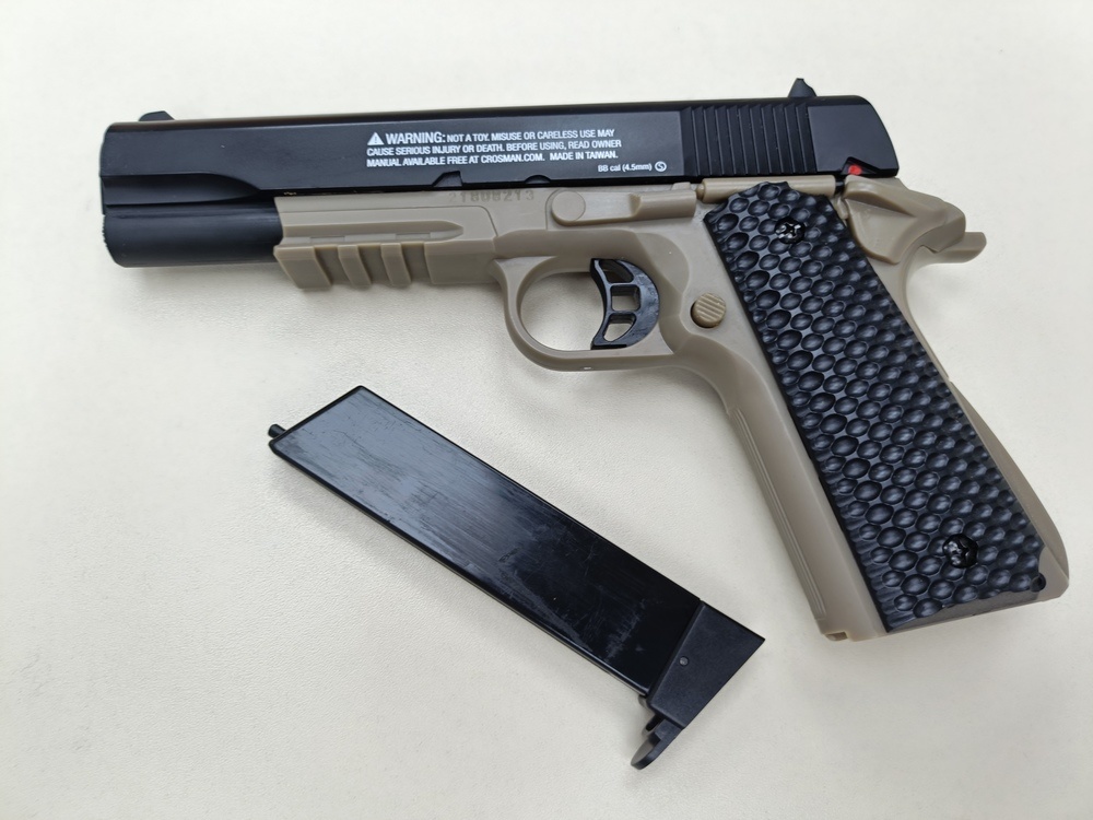 Пневматика Пистолет Crosman COLT