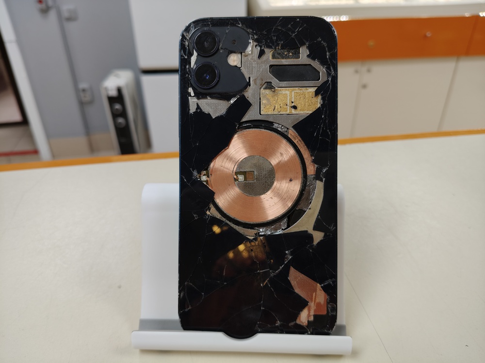 Смартфон Apple iPhone 12 128Gb