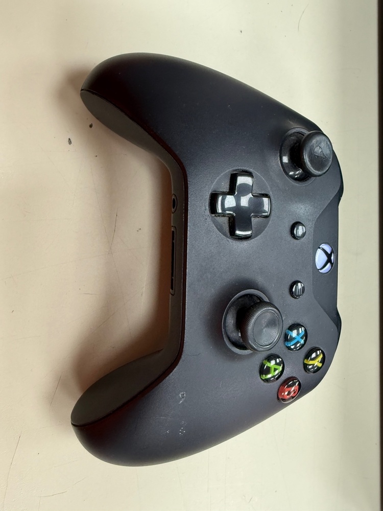 Игровая приставка Xbox One 1 Tb