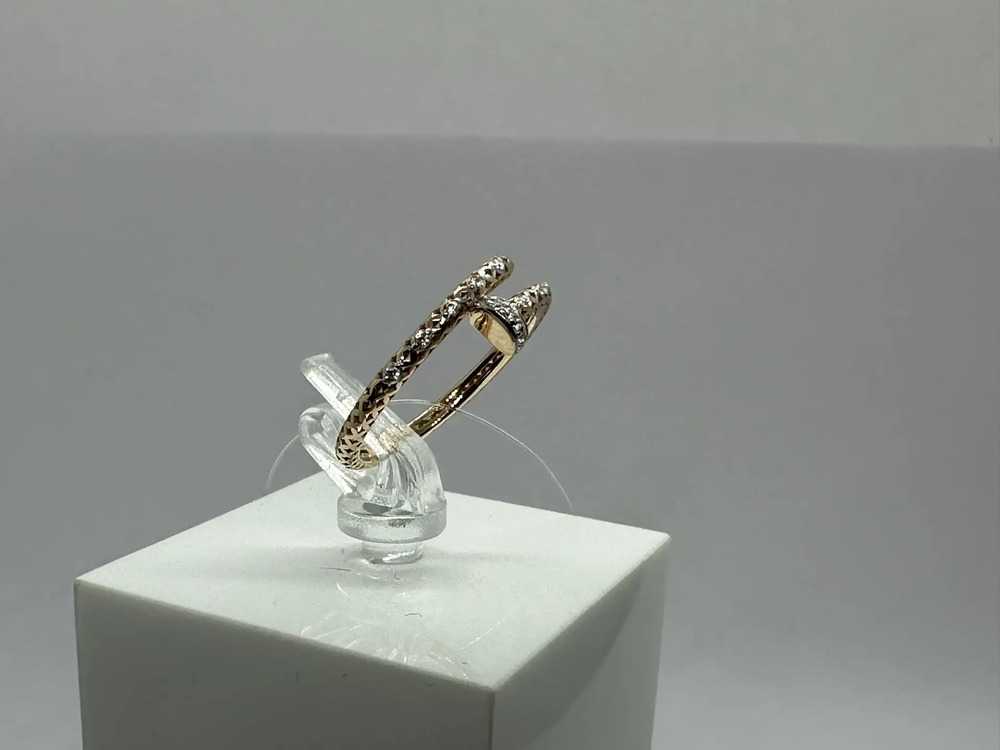 КОЛЬЦО С КАМНЯМИ (Au 585)