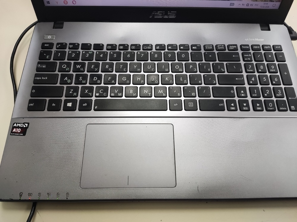 Ноутбук ASUS X550D; A10-5750M, Radeon HD 8650G, 8 Гб, Нет, 1 Tb