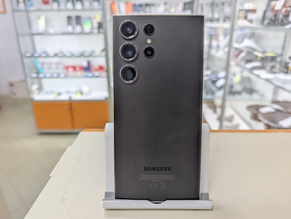 Смартфон Samsung Galaxy S23 Ultra 256Gb