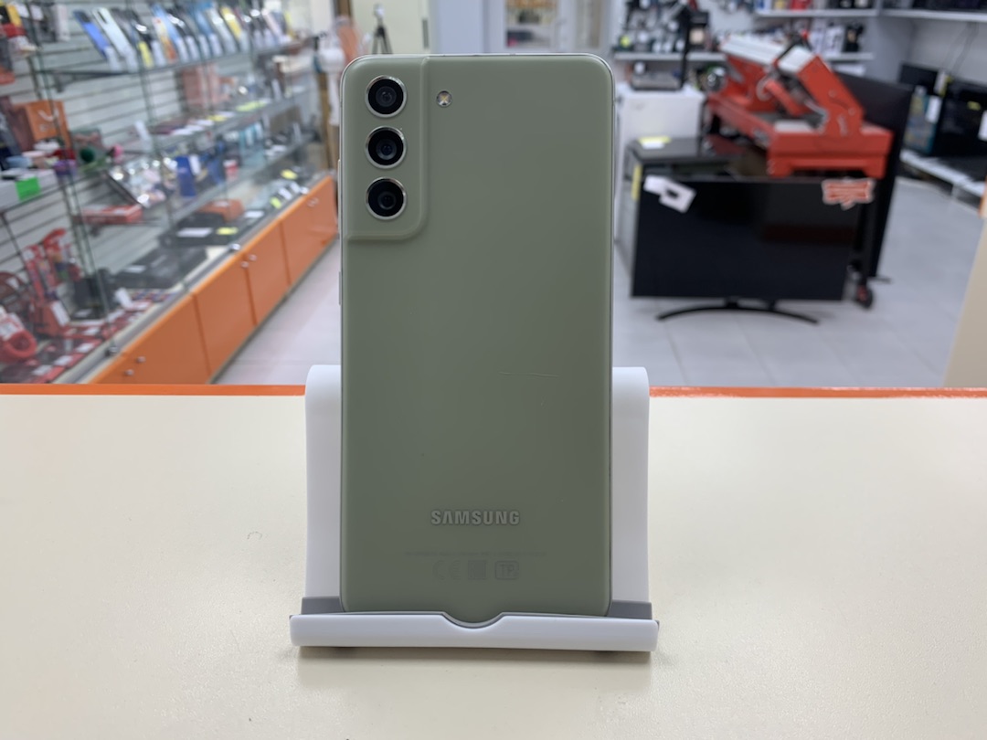 Смартфон Samsung Galaxy S21 FE 6/128