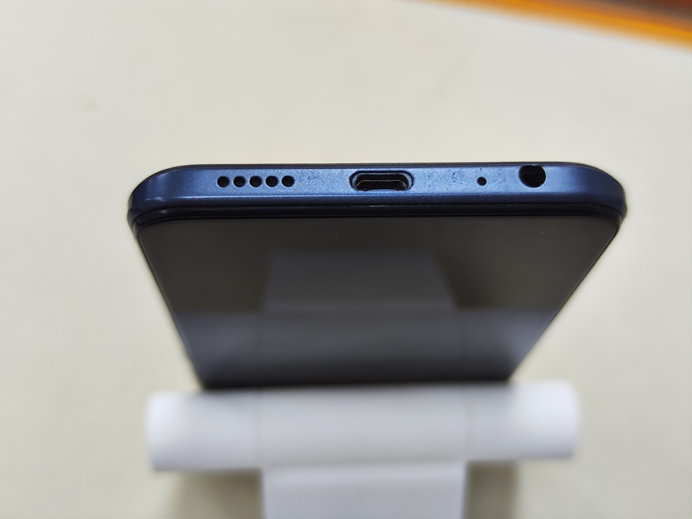 Смартфон Tecno Spark 8C 4/64