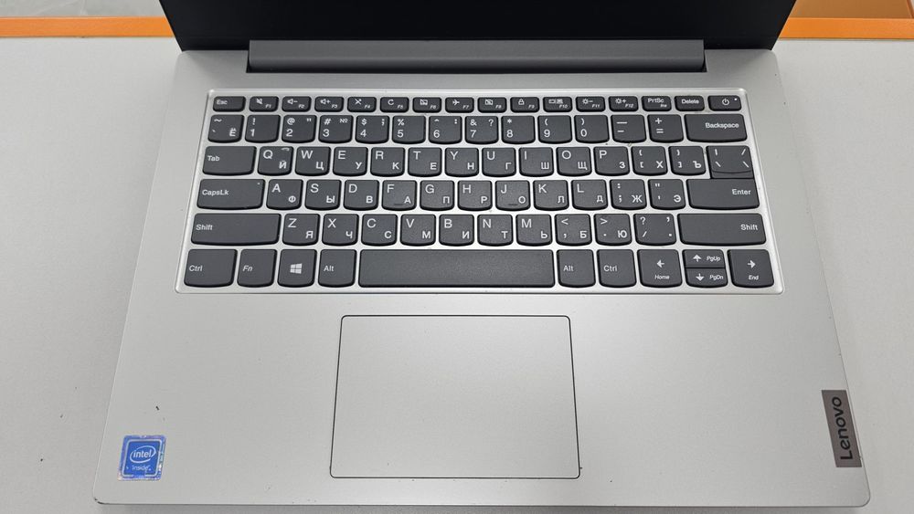 Ноутбук Lenovo; Celeron N4020, Intel UHD Graphics 600, 4 Гб, 128 Гб, Нет