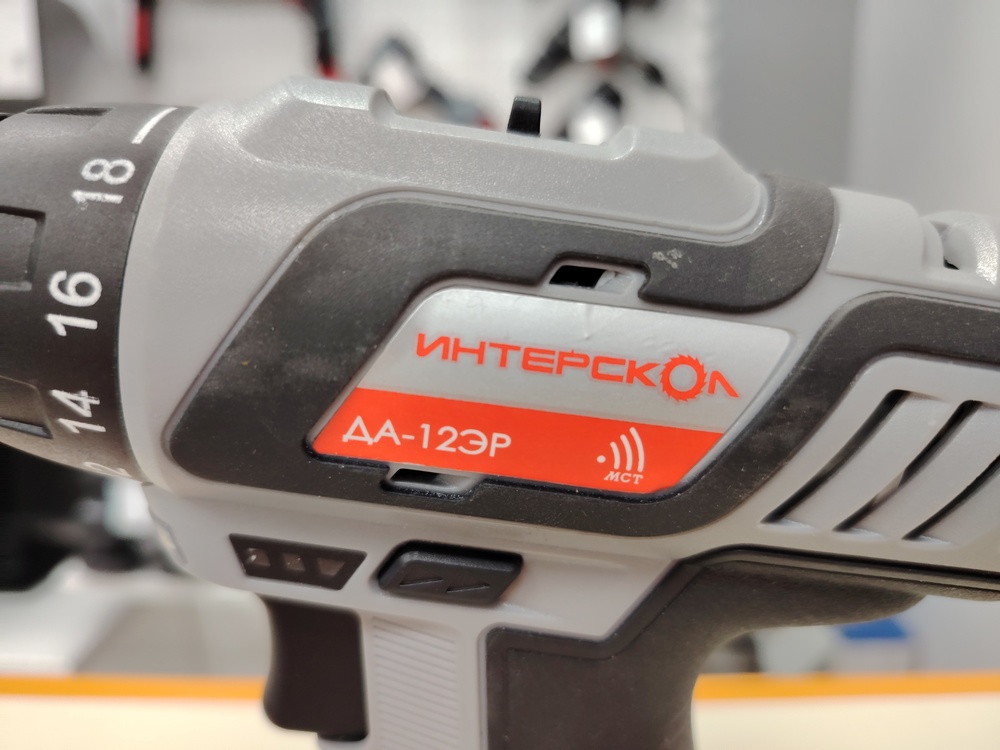 Шуруповерт Интерскол ДА-12ЭР;