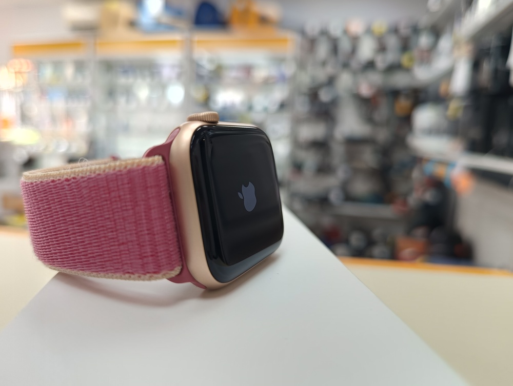 Смарт-часы Apple Watch Series 6 44 мм