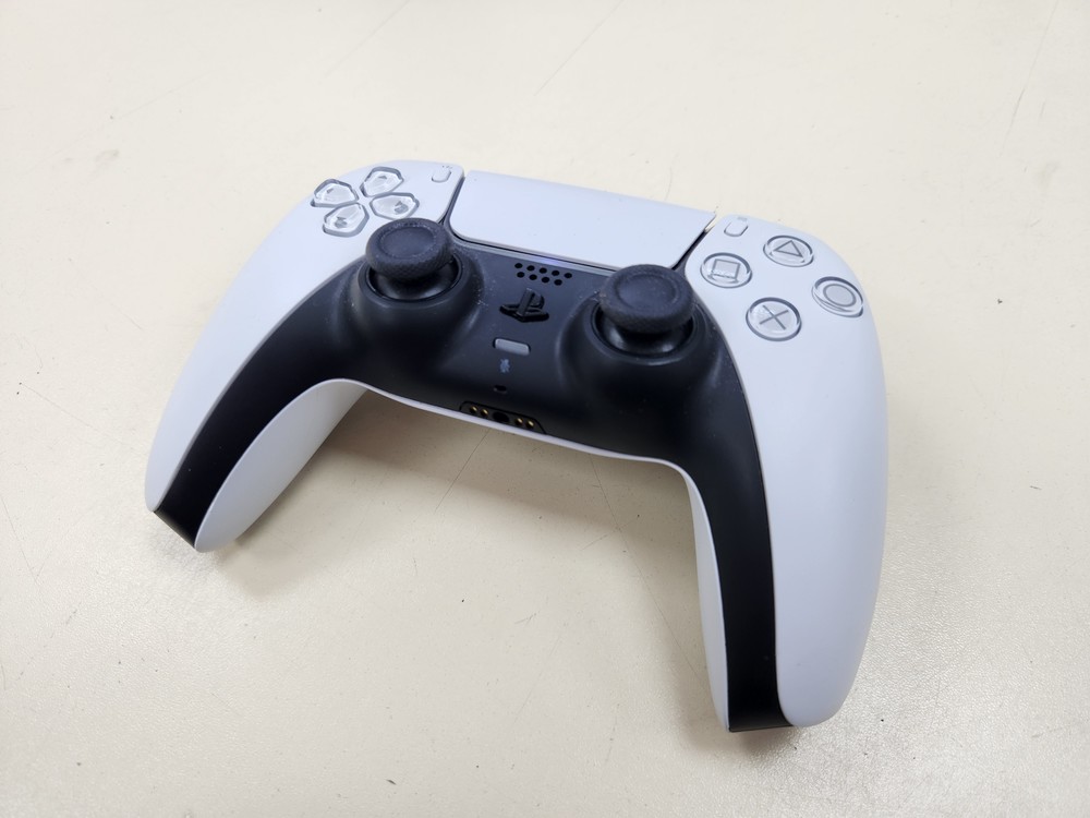 Игровая приставка PlayStation 5 825Gb (С дисководом)