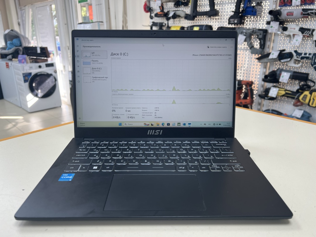 Ноутбук MSI; Core i3-1215U, Intel UHD Graphics, 8 Гб, 240 Гб, Нет