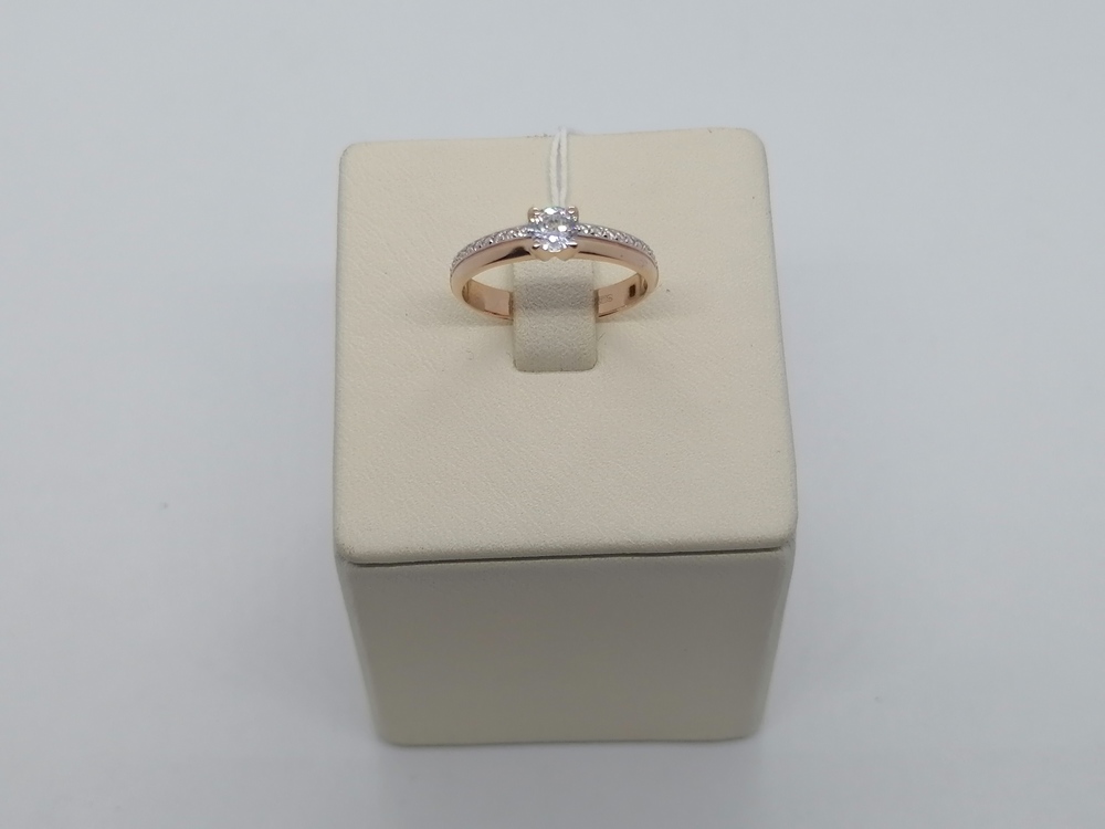 КОЛЬЦО С КАМНЯМИ (Au 585)