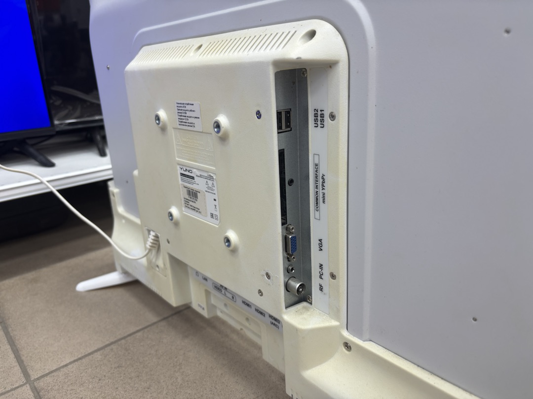 LED Телевизор Yuno ULX-32TCW215