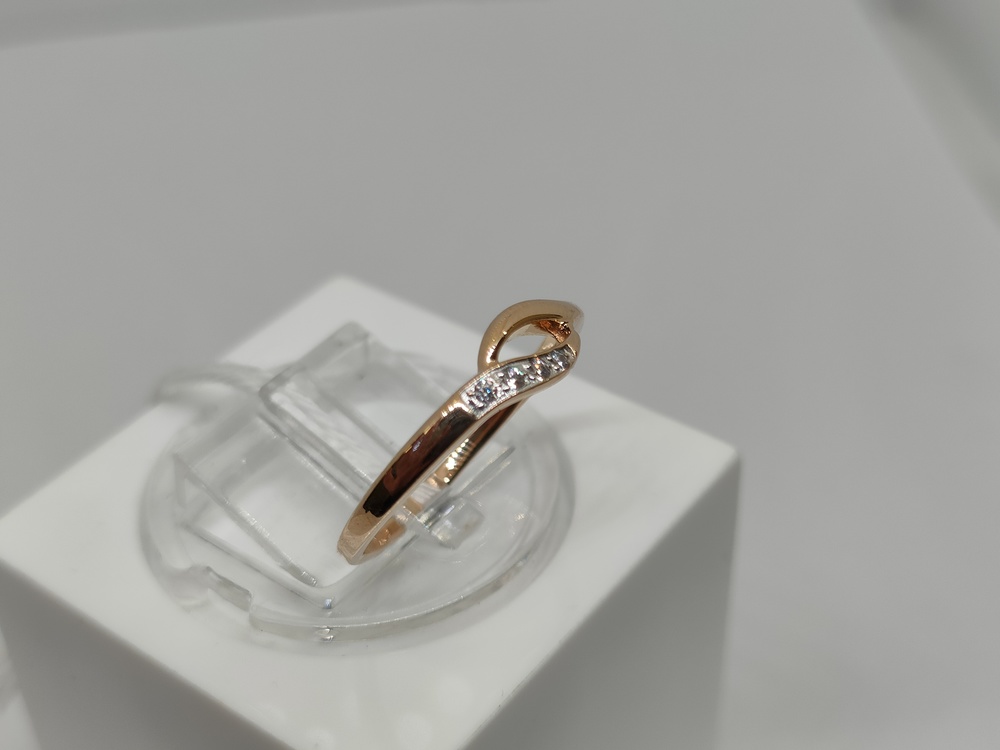 КОЛЬЦО С КАМНЯМИ (Au 585)