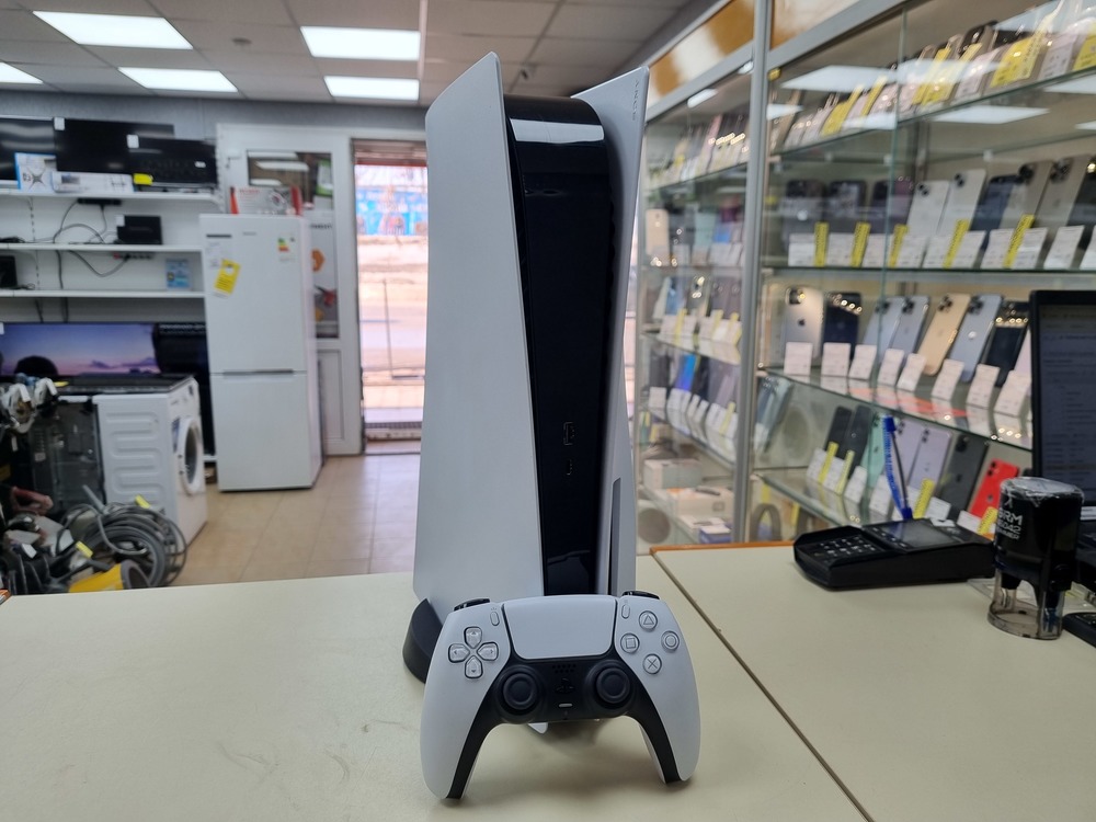 Игровая приставка PlayStation 5 825Gb (С дисководом)