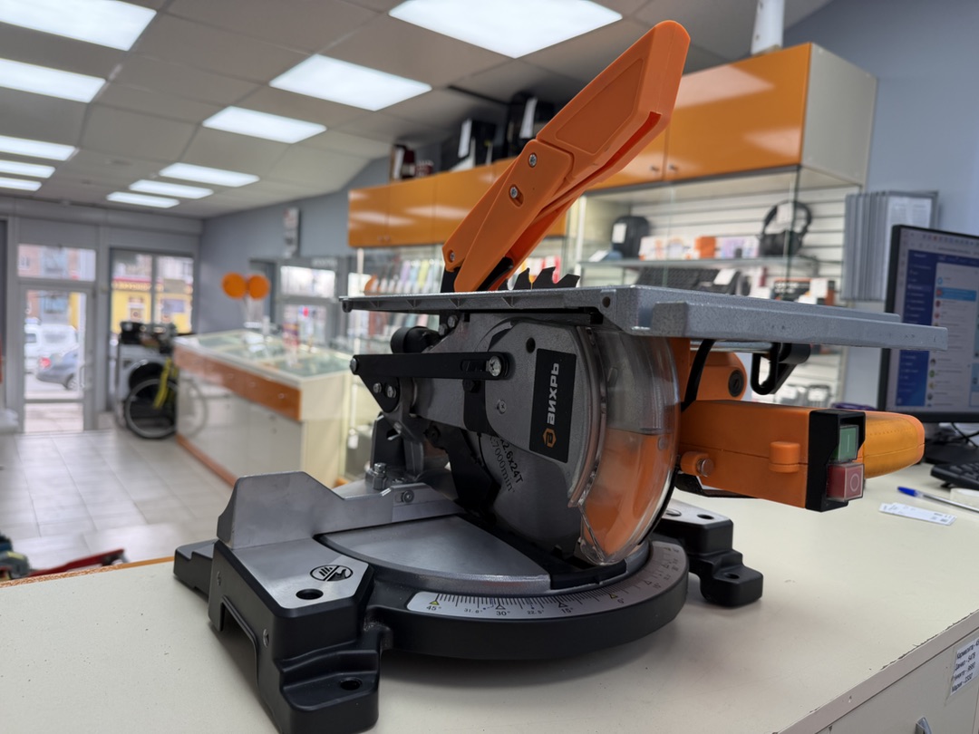 Торцовочная пила Вихрь ПТ-210К