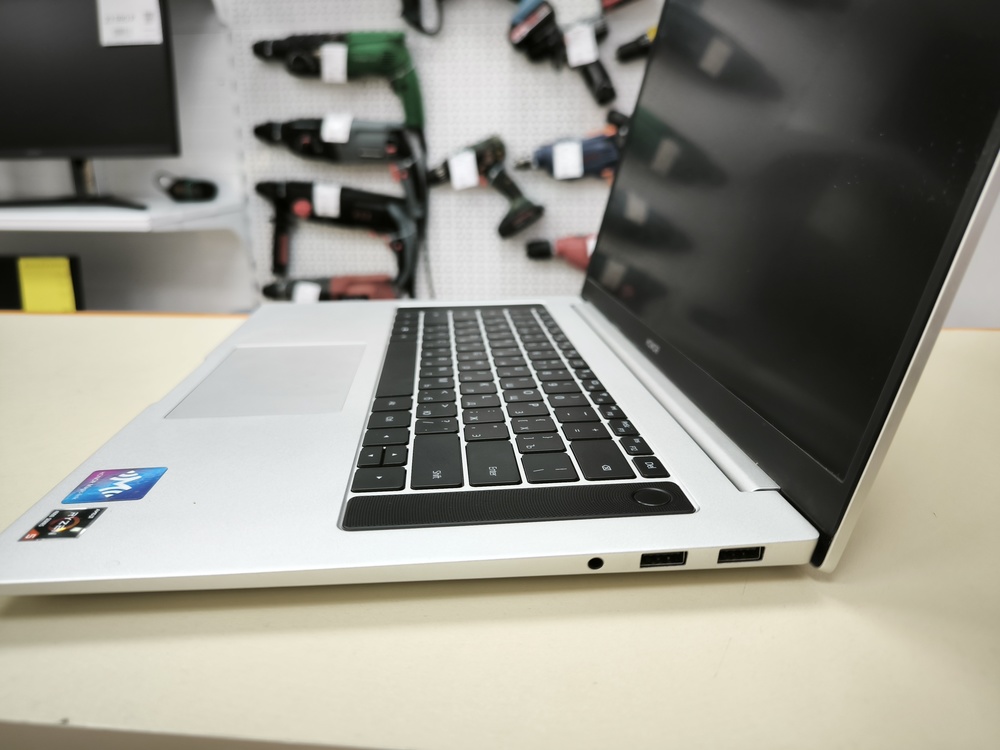 Ноутбук Honor; Ryzen 5 4600H, AMD Graphics, 16 Гб, 512 GB, Нет