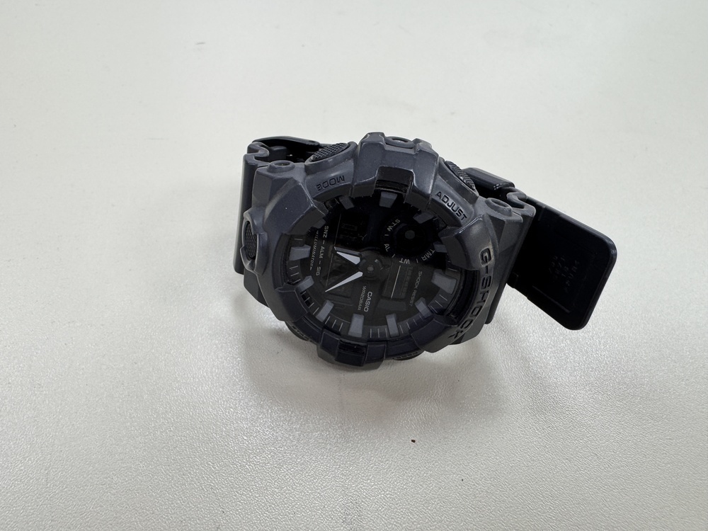 Часы наручные G-SHOCK GA-700UC