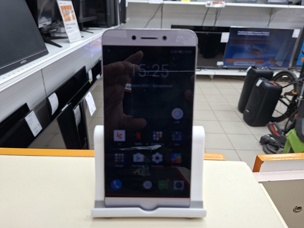Смартфон Leagoo Le S3
