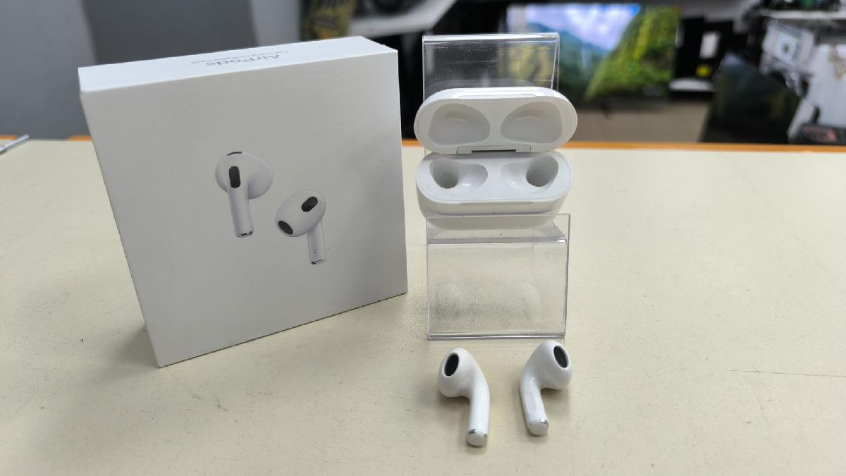 Наушники беспроводные Apple AirPods 3 Lightning