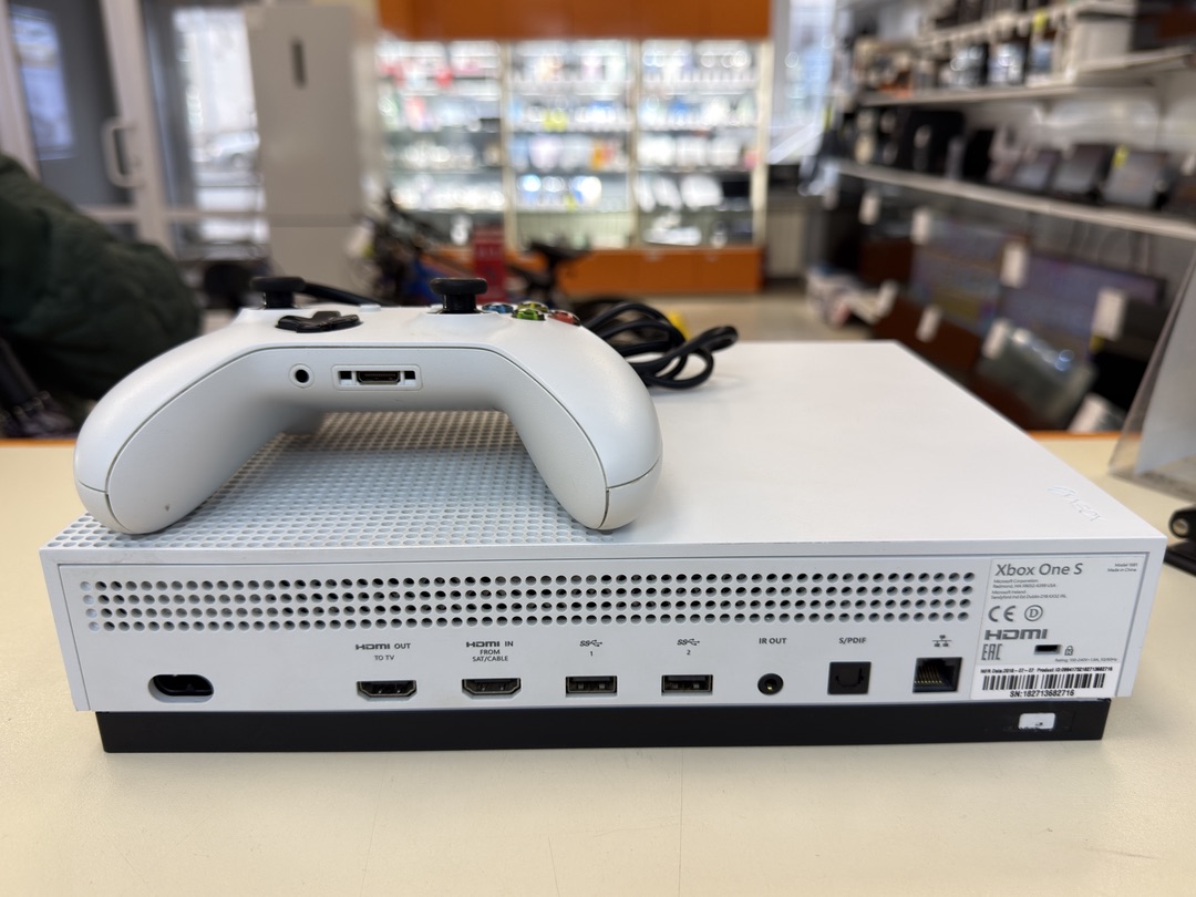 Игровая приставка Xbox One S 1TB