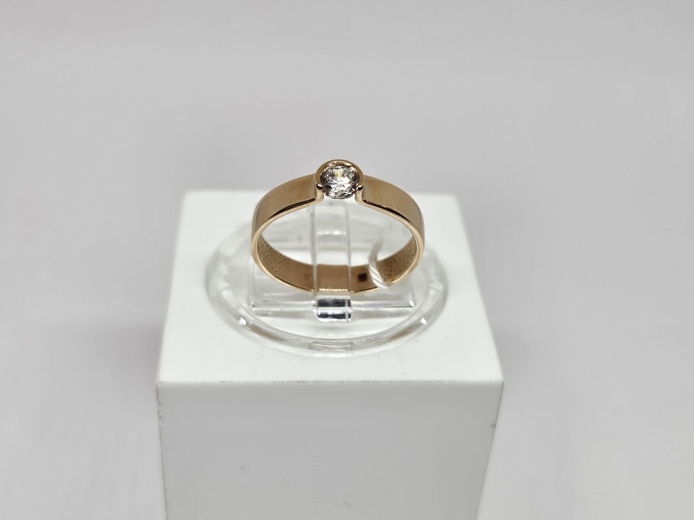 КОЛКМ585 КОЛЬЦО С КАМНЕМ (Au 585)