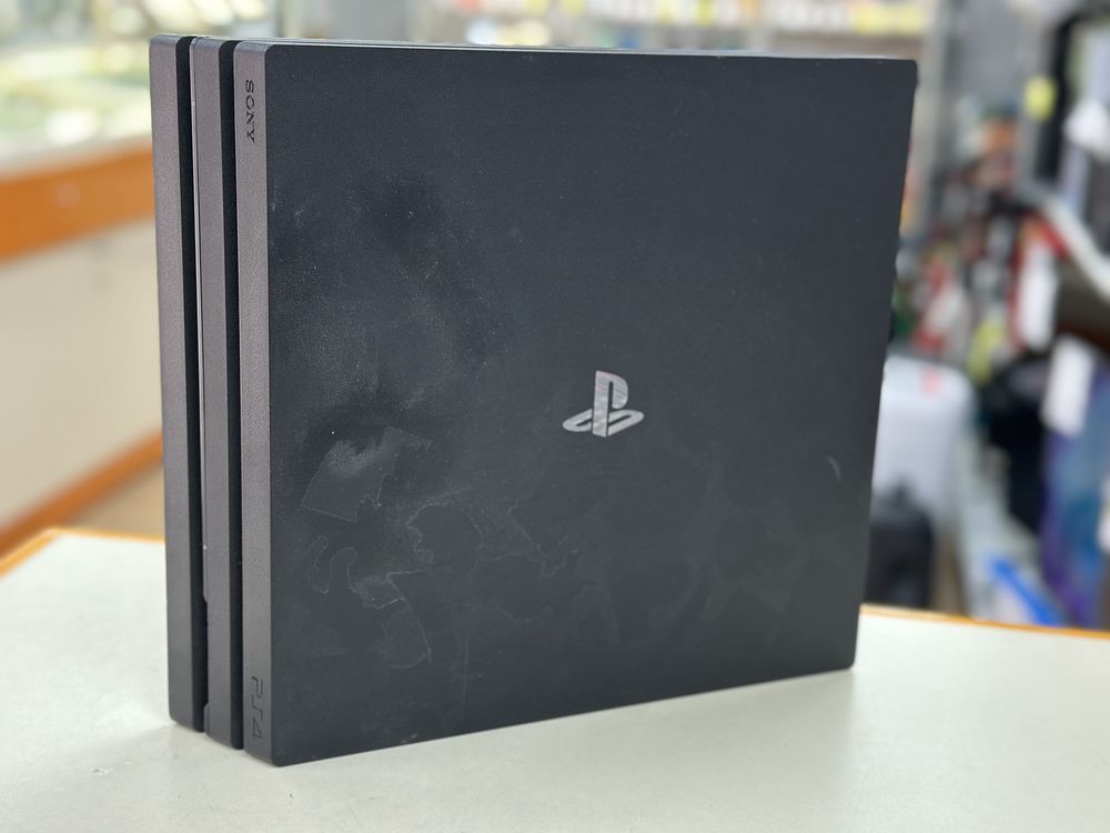 Игровая приставка PlayStation 4 Pro 1Tb