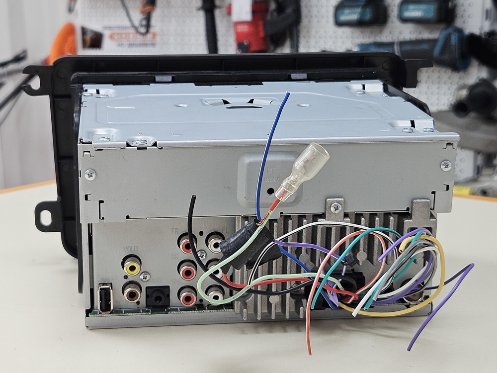 Автомагнитола Pioneer AVH-A101