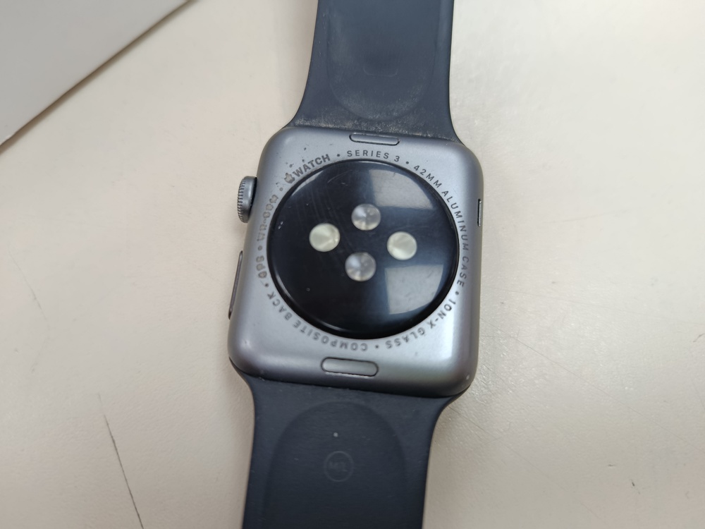 Смарт-часы Apple Watch Series 3 42 мм