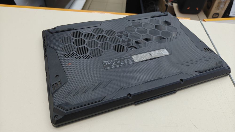 Ноутбук ASUS;  Core I5-11400H, GeForce RTX 3050 Ti, 16 Гб, 1.5 Tb, Нет