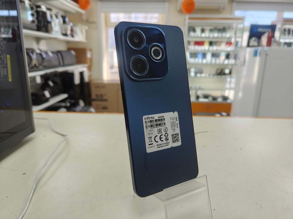 Смартфон Infinix HOT 40i 4/128