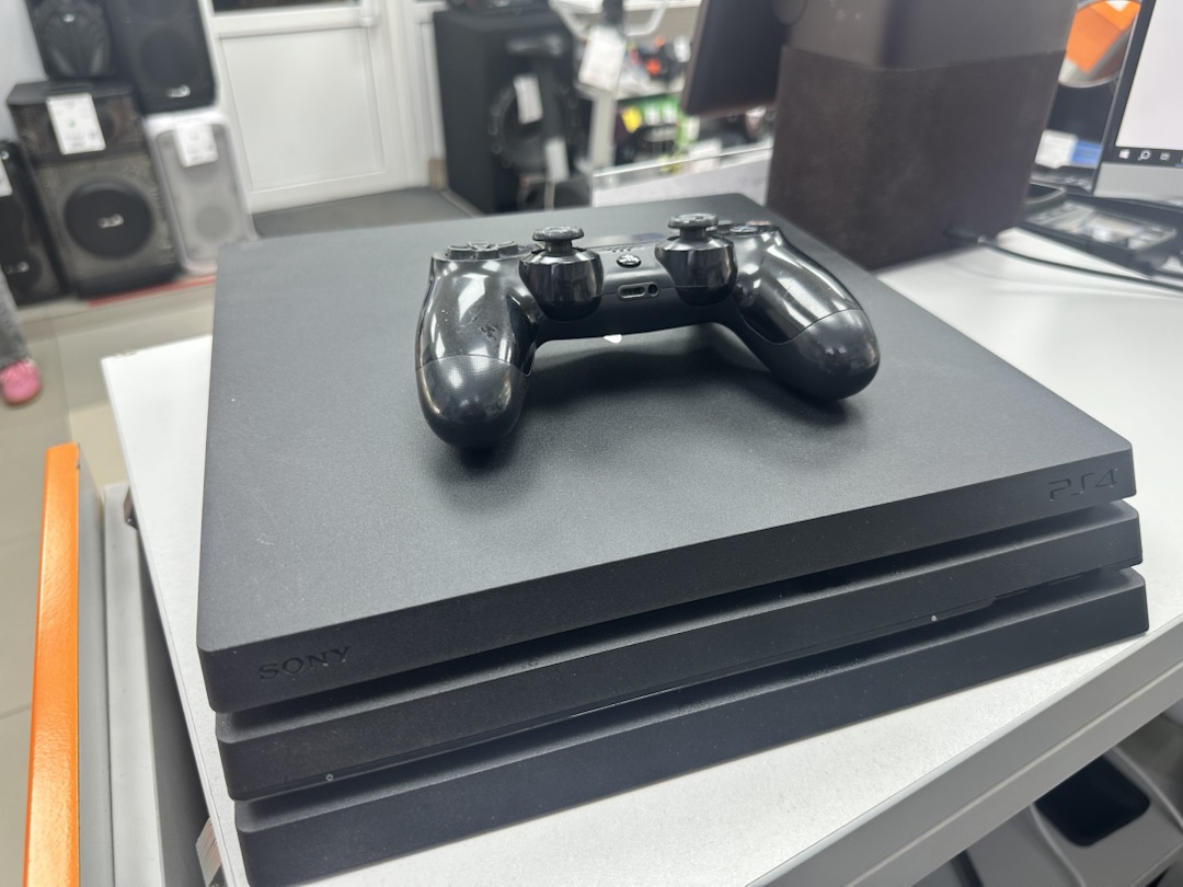 Игровая приставка PlayStation 4 Pro 1Tb