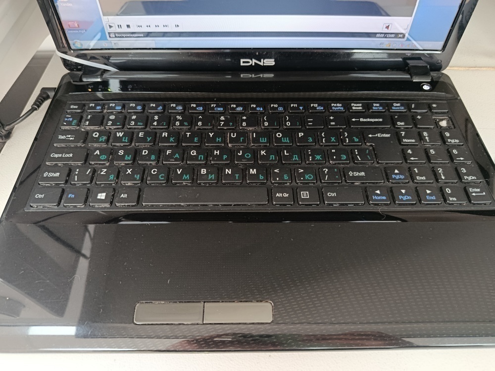 Ноутбук DNS; E1-1500, Radeon HD 7310, 4 Гб, Нет, 320 Гб