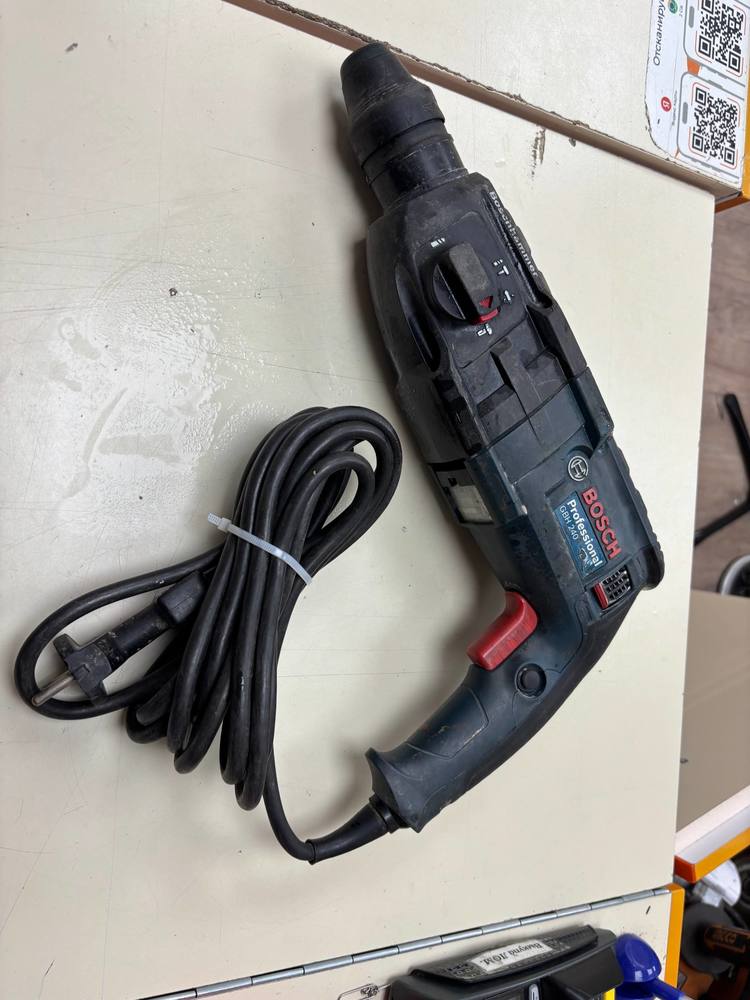 Перфоратор Bosch GBH240