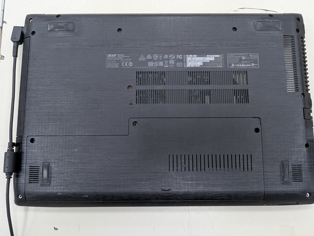 Ноутбук Acer ,; A9-9410, AMD Radeon (TM) Graphics, 4 Гб, Нет, 500 Гб