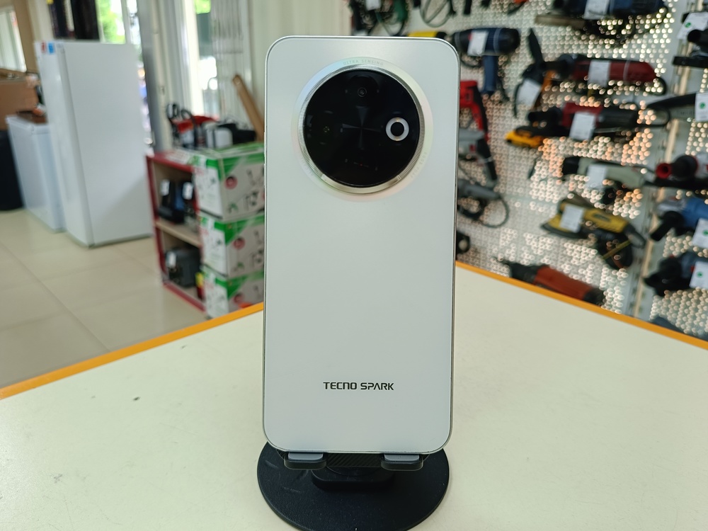 Смартфон Tecno SPARK 30C 8/256
