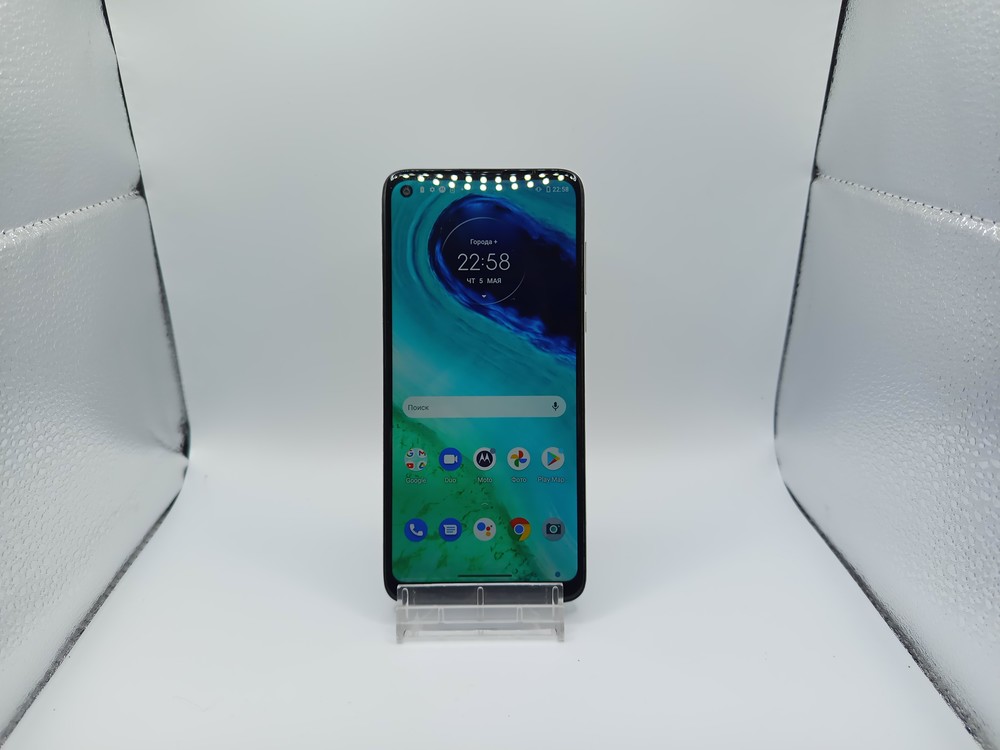 Смартфон Motorola Moto G8 4/64