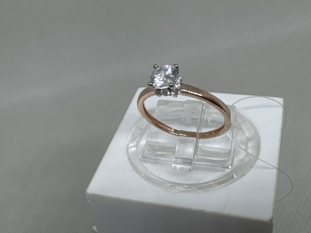 КОЛЬЦО С КАМНЯМИ (Au 585)