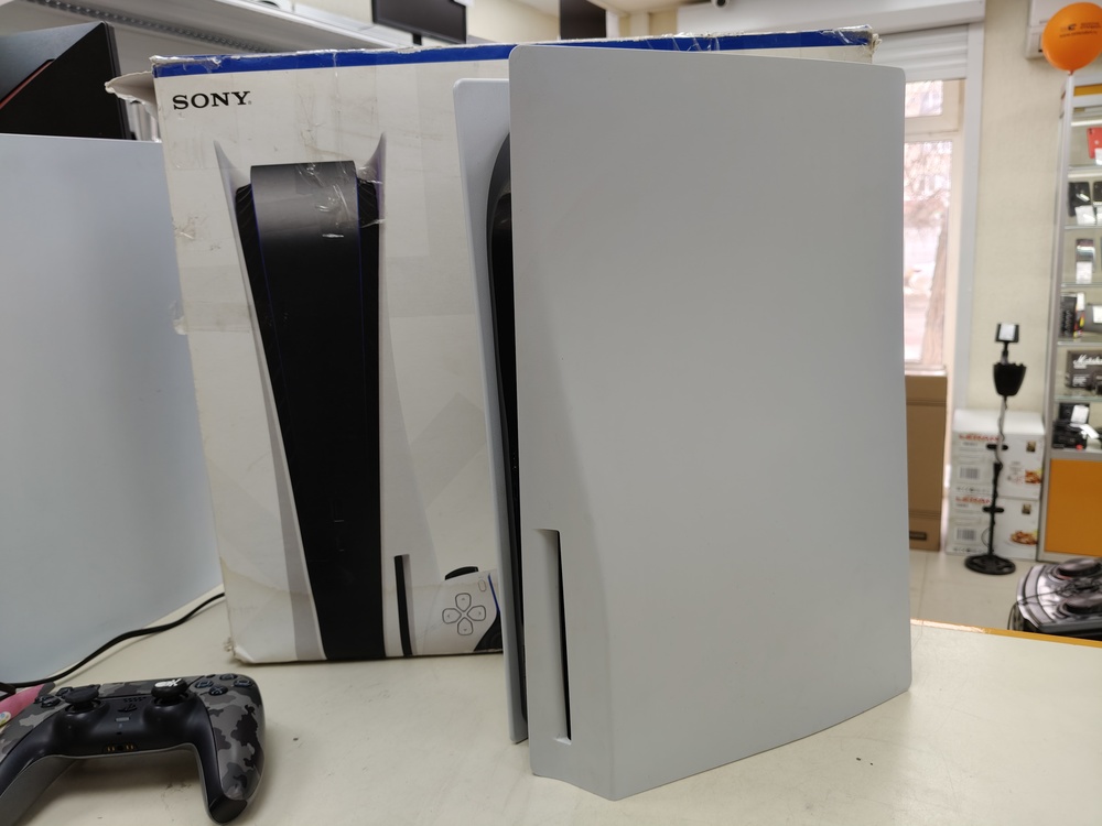 Игровая приставка PlayStation 5 825Gb (С дисководом)