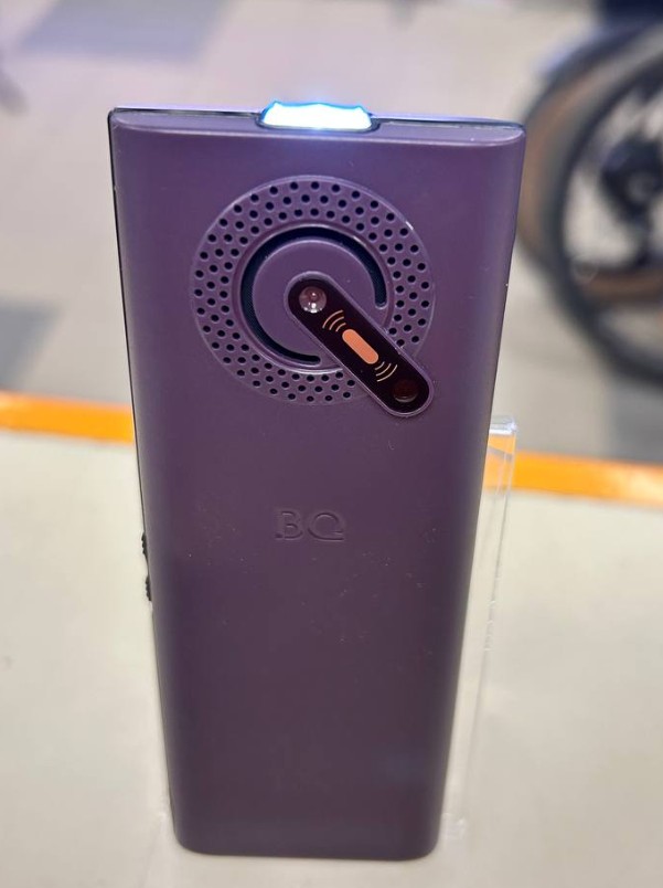 Мобильный телефон BQ 1858