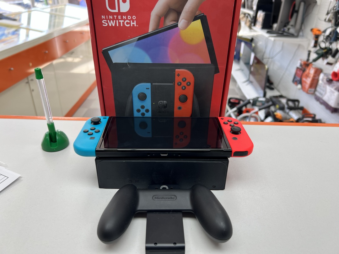 Игровая приставка Nintendo Switch Oled