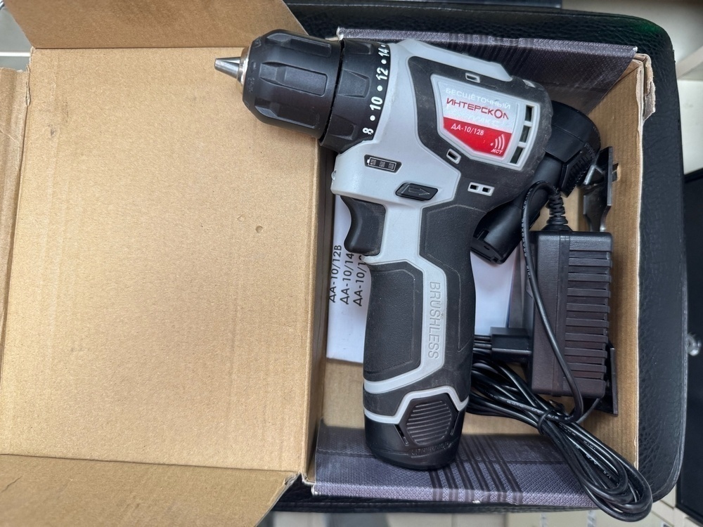 Шуруповерт Интерскол ДА-10/12В