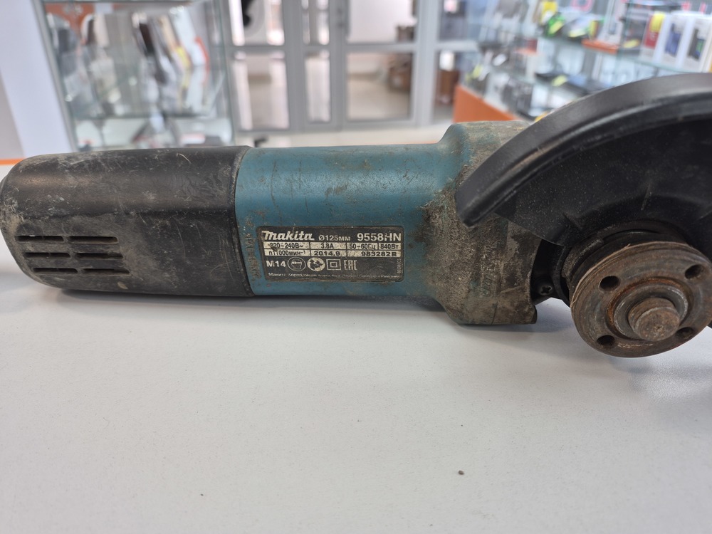 Угловая шлифмашина Makita 9558HN