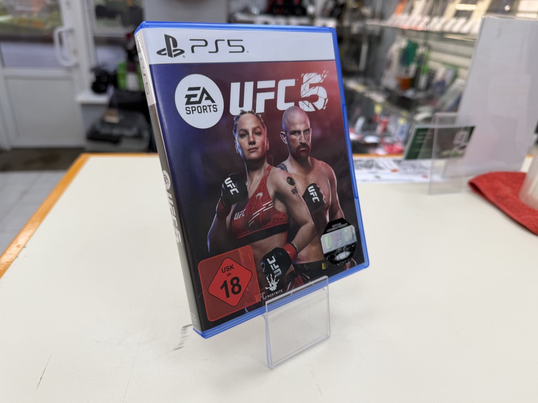 Игра Playstation 5 UFC5
