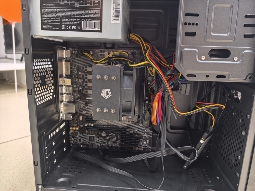 Системный блок Noname; Ryzen 5 3400G, Radeon RX Vega 11, 8 Гб, 500 Гб, Нет