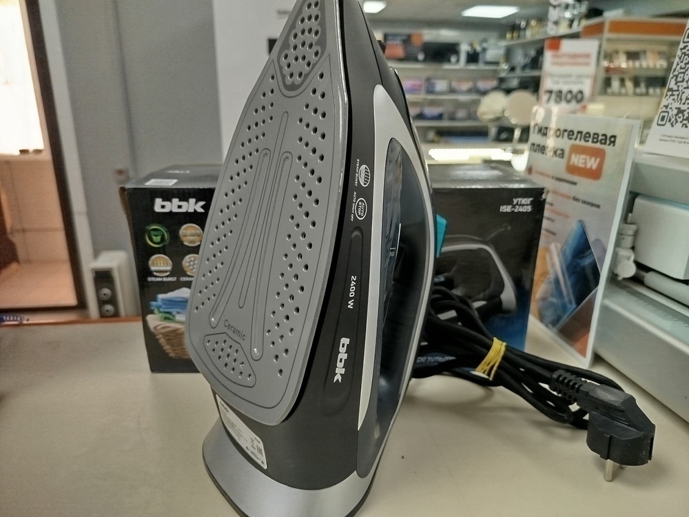 Утюг BBK ISE-2405