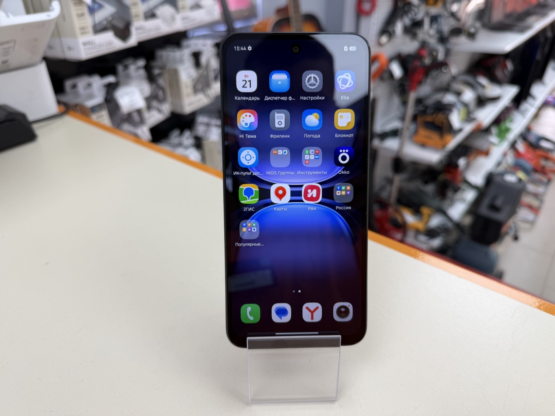 Смартфон Tecno Spark 40C 4/128