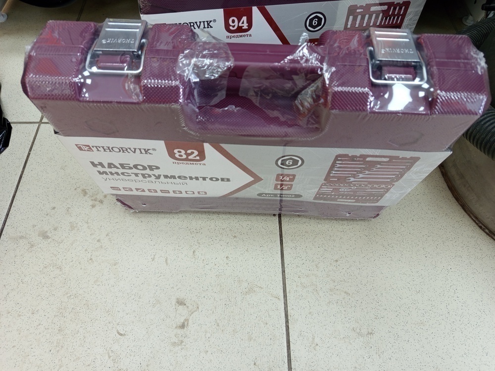 Набор инструментов Thorvik TS082 универсальный 1/4, 1/2 DR