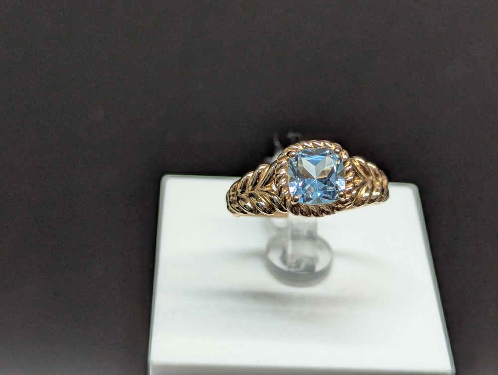 КОЛКМ585 КОЛЬЦО С КАМНЕМ (Au 585)